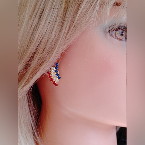 Vintage Red White & Blue Rhinestone Sparkle Patriotic Gold-tone Clip-on Earring - Picture 2 of 4